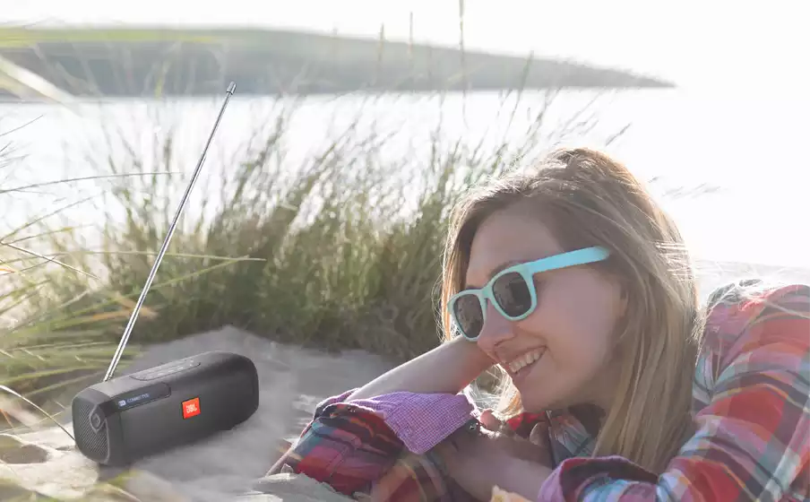 JBL Tuner 2 rádiós hangszóró